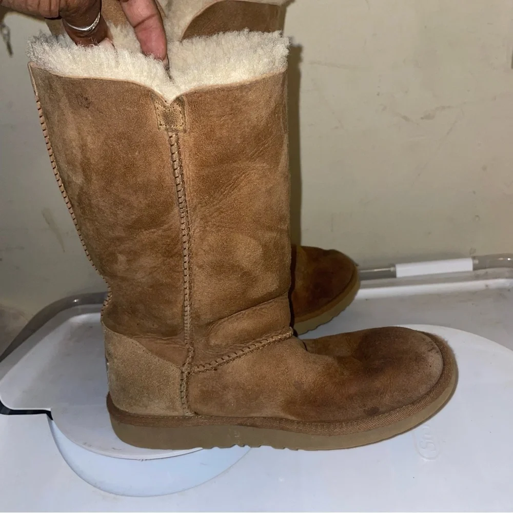 UGGS TALL BOOT 4